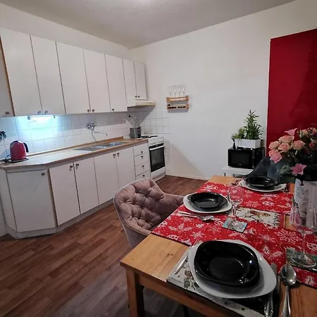 Star #4b415 By Starbnb Eu